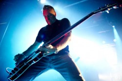 peter-hook-and-the-light-plays-unknown-pleasures.7272888.871