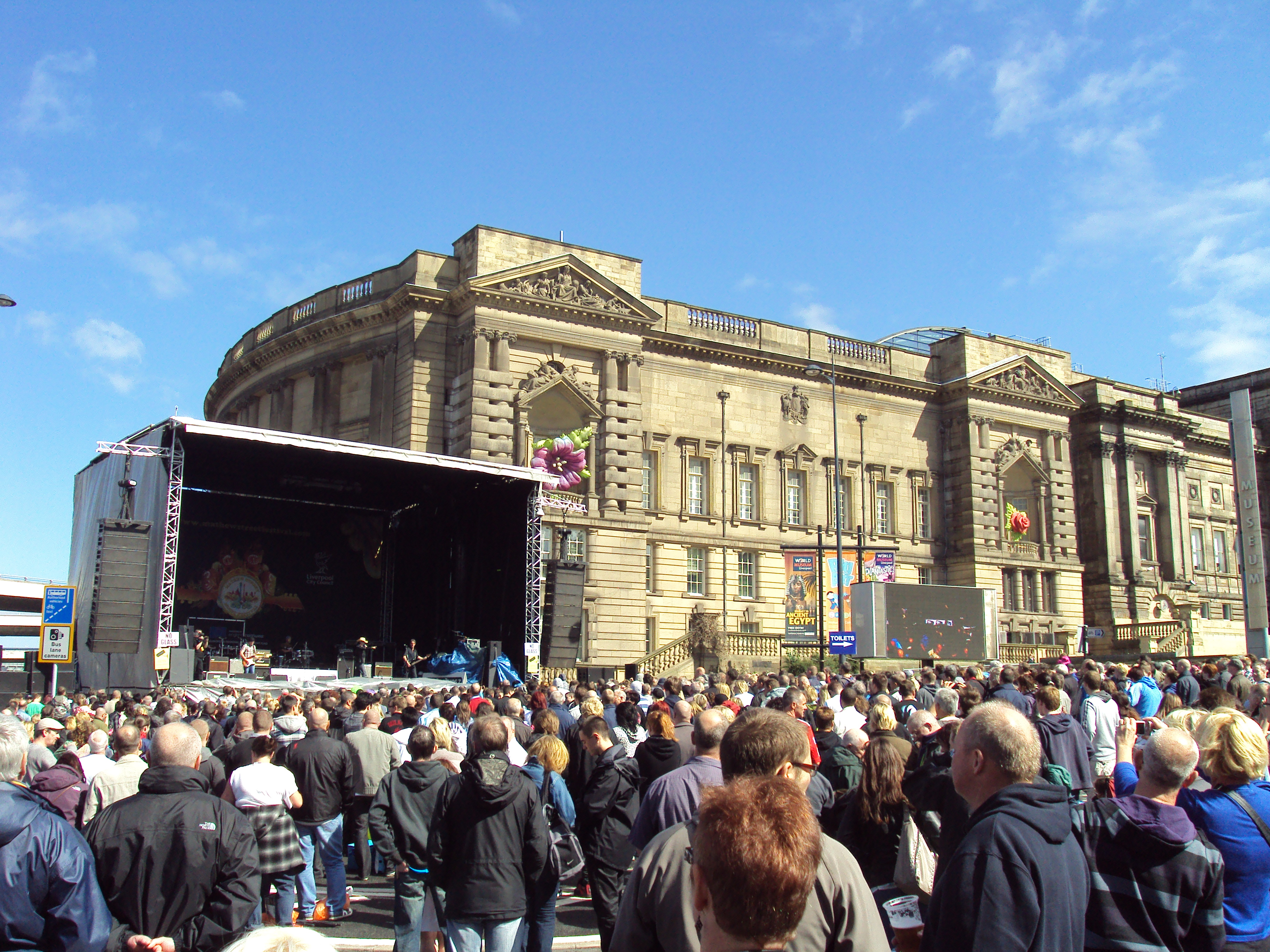 Mathew_Street_Festival_2010_-_DSC09076